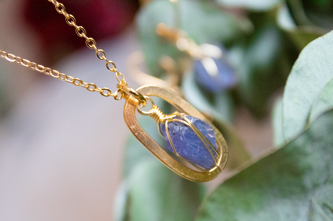 Expression. Necklace with tanzanite