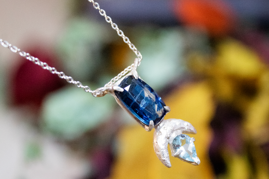 Dreaming. Kyanite and topaz necklace