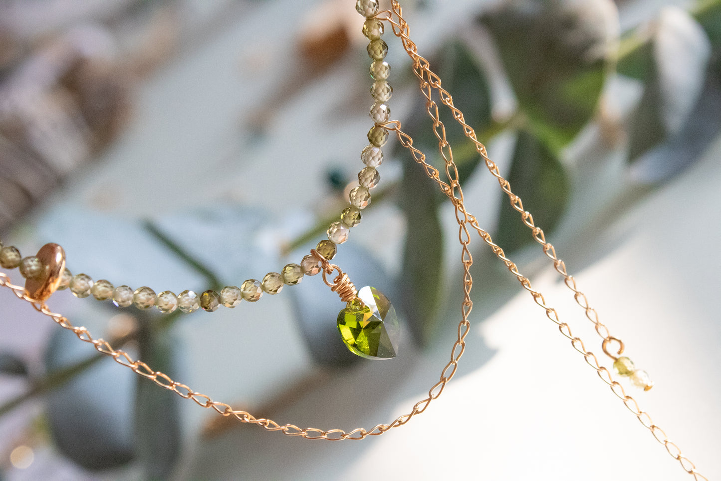 Cetrino. Choker con circonias y peridoto