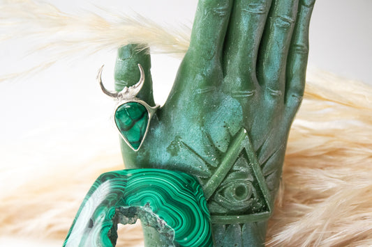 Moon. Silver ring with green cabochon malachite